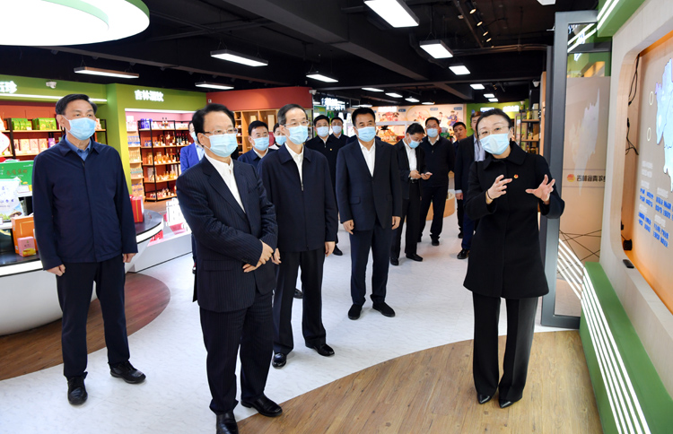 景俊海到吉林青年创业园调研
