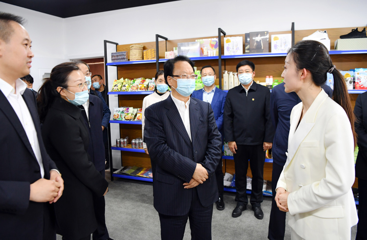 景俊海到吉林青年创业园调研